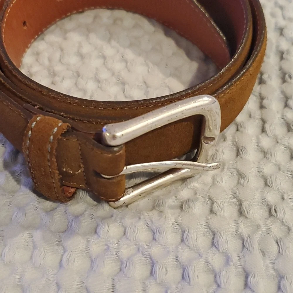Vineyard Vines Cowhide Leather Size 30